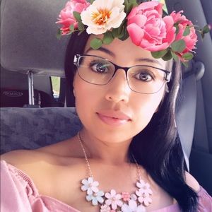 Meet your Posher, Dionisia